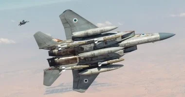 قطر تعلن نجاح الدفاع الجوي في اعتراض طائرات مسيرة قادمة من إيران الأحد 15 مارس 2 طائرات مسيرة