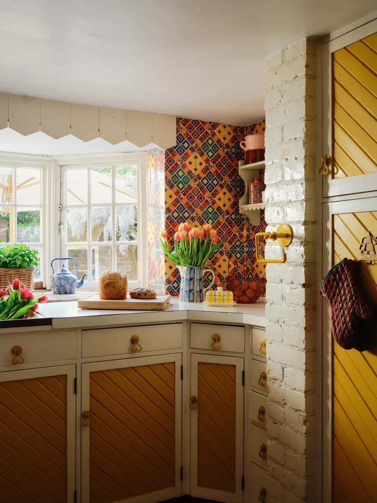 أروع تصاميم مطابخ واسعة 2026: دليل الفخامة والعملية وحلول التخزين الذكية 2 05 08 25 HG Bottomley0761