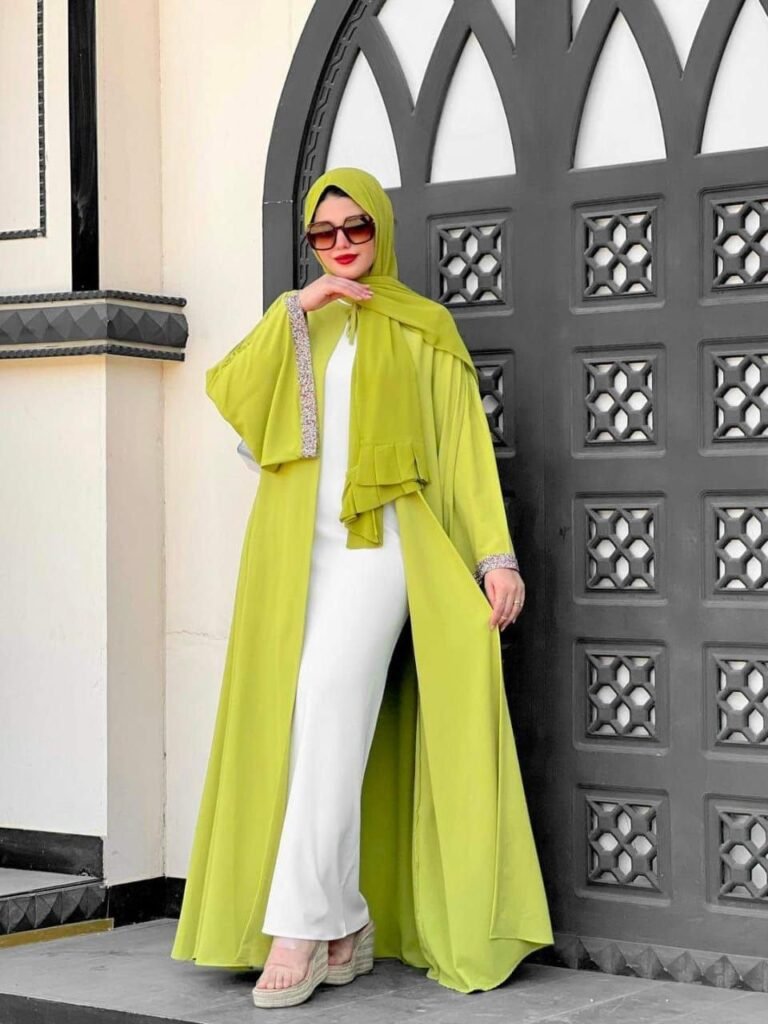 ملابس واسعة ومحتشمة