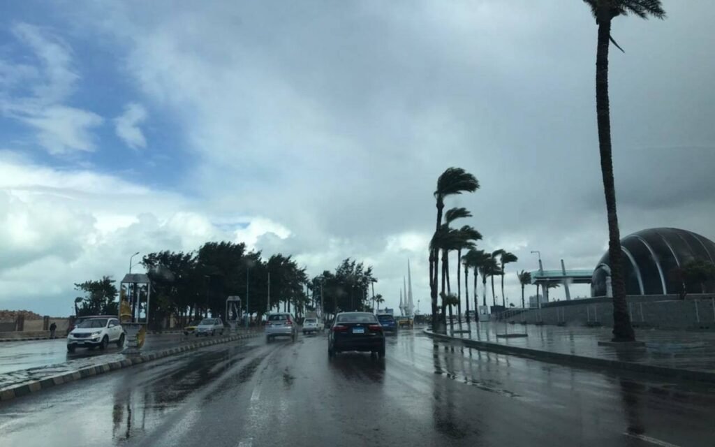 أمطار غزيرة وسيول