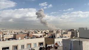 الهجوم على إيران يشتعل الآن.. إسرائيل تستهدف 3 مواقع استراتيجية بضربات جوية 2 الهجوم على إيران