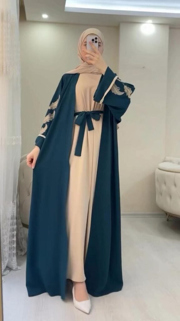 دليل اطلالات العيد للمحجبات 2026: كوني الأجمل بلمسات ملكية 3 اطلالات العيد للمحجبات