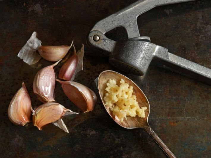 طريقة تخزين الثوم في الفريزر