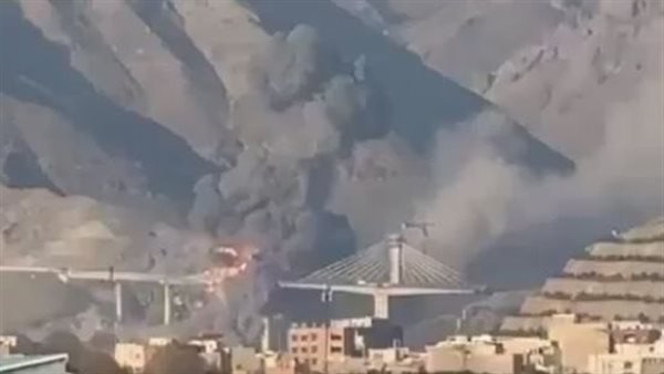 انهيار أكبر جسر في إيران