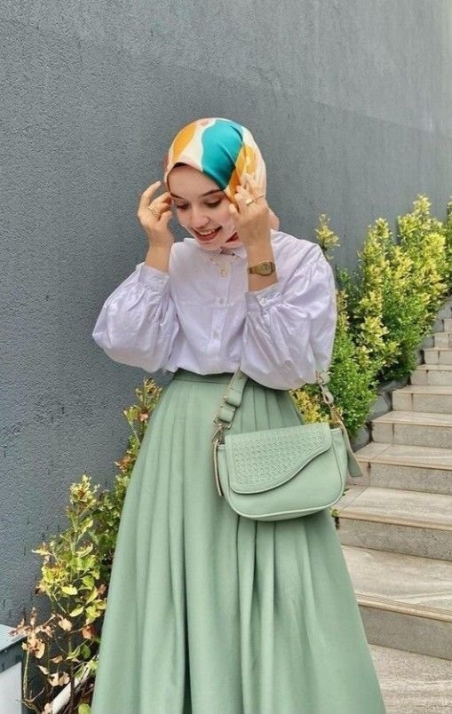 أحدث موديلات سكيرتات واسعة 2026: الدليل النهائي لأناقة محتشمة 3 سكيرتات واسعة