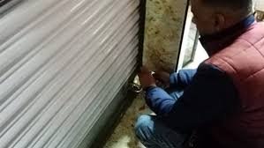 غلق المحلات والمطاعم