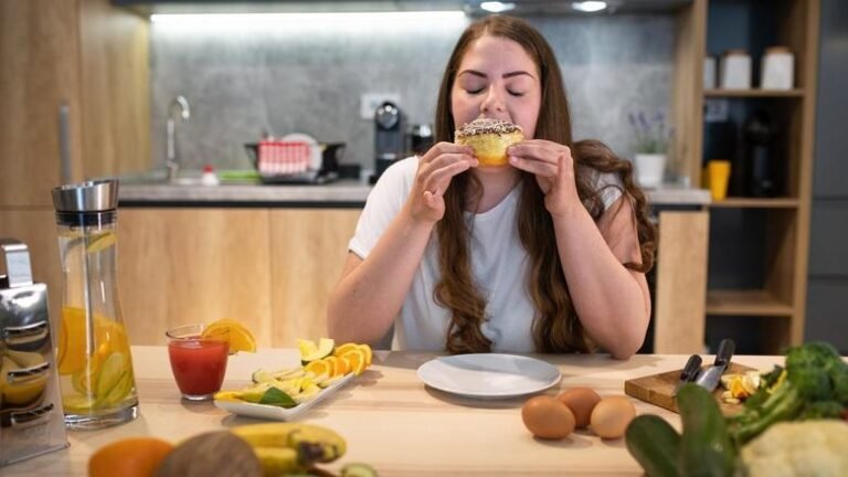 تفسير حلم الأكل في المنام