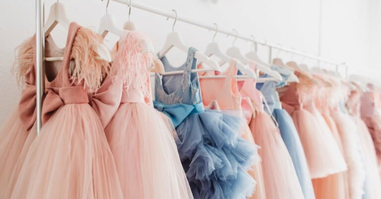 تفسير حلم الفستان الجديد: رسائل عن الثقة والتغيير