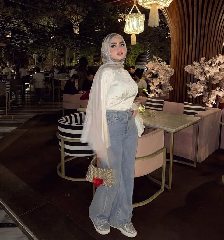 أحدث 7 ألوان ملابس عيد الفطر 2026: دليلك الشامل لتنسيق إطلالة العيد باحترافية 3 0c1131bf17838f18b34aeda98044c322