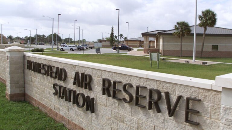 قاعدة ماكديل الجوية