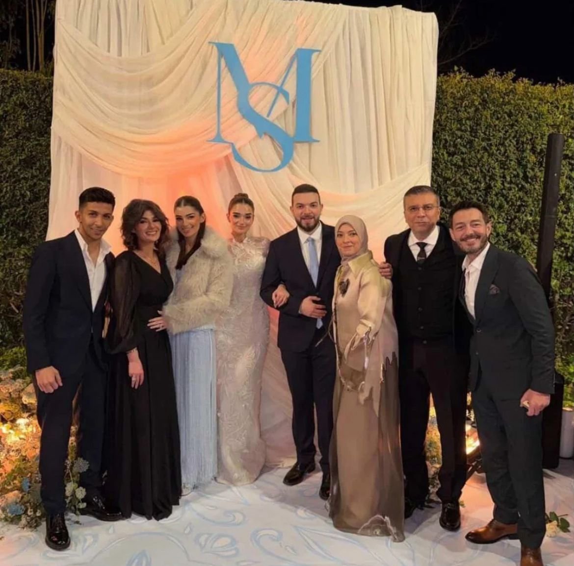 بالصور.. حقيقة خطوبة ملك أحمد زاهر وشريف عمرو الليثي في أجواء عائلية بهيجة 1 لقطات حصرية من حفل خطوبة ملك أحمد زاهر وشريف عمرو الليثي في أجواء عائلية