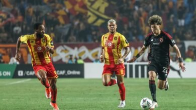 لقطة من تدريبات لاعبي النادي الأهلي الجماعية قبل السفر لتونس لمواجهة الترجي، تظهر التركيز العالي للاعبين في ملعب التتش، وتستخدم لتوضيح جاهزية قائمة الأهلي لموقعة رادس المرتقبة.