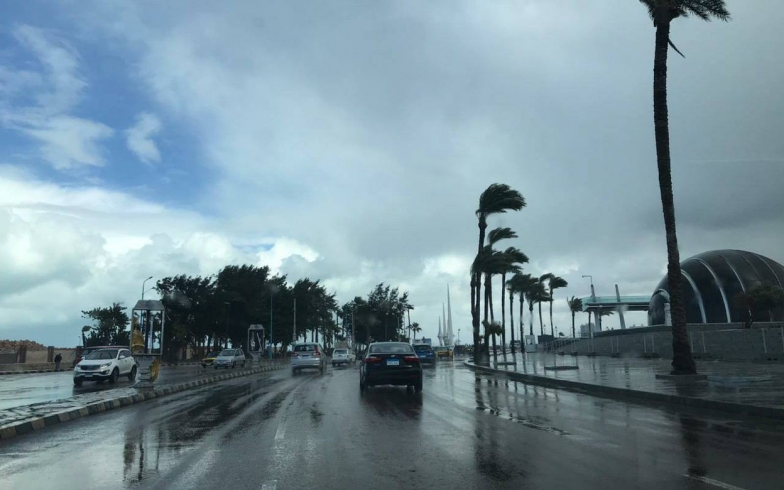 أمطار غزيرة وسيول