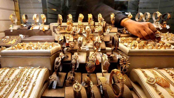 أسعار الذهب اليوم السبت 28 مارس 2026 في مصر بالمصنعية والدمغة 3 6402101893998202603090458145814