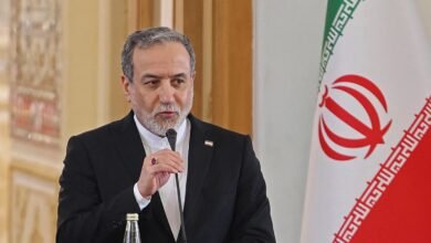 البيت الأبيض يتوسل للعالم