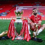 صورة محمد صلاح يودع جماهير ليفربول في ملعب أنفيلد بقميص الريدز