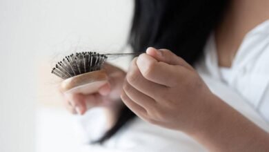 وصفات منع تساقط الشعر.. 8 خلطات طبيعية لاستعادة الكثافة ووقف التساقط فوراً 6 وصفات منع تساقط الشعر
