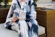 أحدث موديلات بلوزات محجبات صيفية بتصميم فضفاض وألوان عصرية