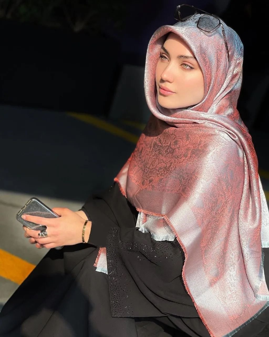 أحدث صيحات طرح مشجرة للبنات لإطلالة عيد الفطر 2026 1 أحدث صيحات طرح مشجرة للبنات لعيد 2026 في مصر