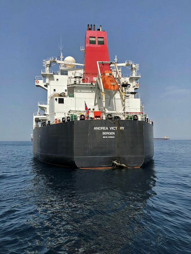 قرار مفاجئ من واشنطن بشأن بيع النفط الإيراني