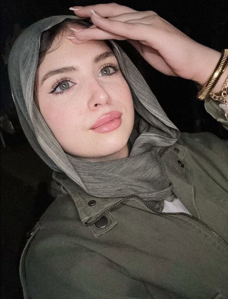 طرح تريند العيد 2026: أجمل الموديلات واللفات التي تخطف الأنظار 3 a3d1463b04f6440e3b091b664b1bd7fb