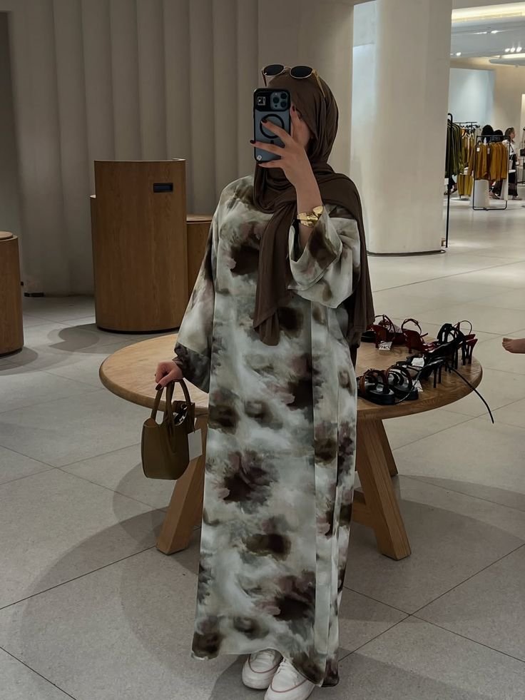 أناقة واحتشام: دليل أحدث موديلات بلوزات محجبات صيف 2026 لإطلالة عصرية ومتميزة 3 b32f39477d4b990194b2c9c6ee71bf56