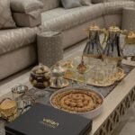 "أفكار تنسيق طاولة ضيافة كعك العيد ضمن ديكورات عيد الفطر 2026 العصرية"