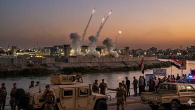 عاجل.. تصاعد أعمدة الدخان عقب استهداف السفارة الأمريكية في بغداد بـ 3 صواريخ كاتيوشا وتفعيل الدفاعات الجوية.