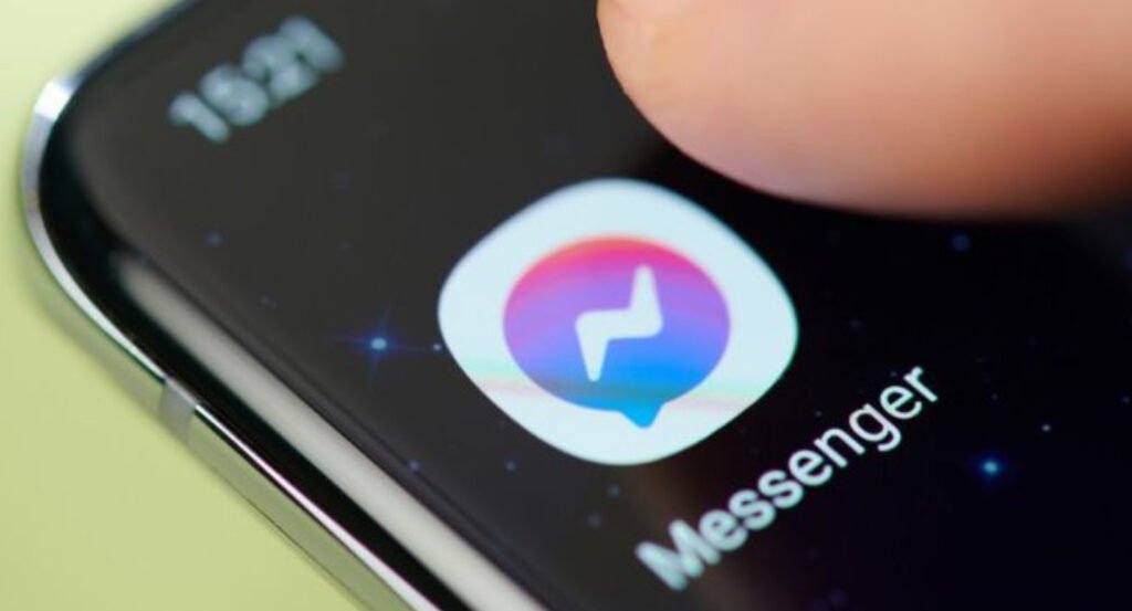 إغلاق ماسنجر غداً: 4 فئات من المستخدمين هم الأكثر تضرراً من قرار ميتا الجديد 2 1818102025 26151107 02C1 4A29 AF44 A6FA9931FDF5