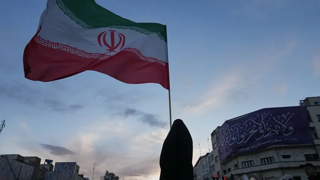 إيران