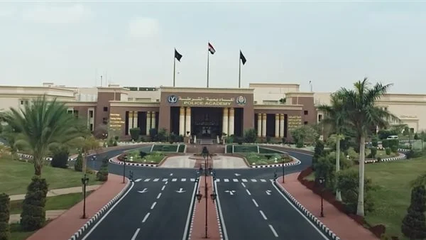 الضباط المتخصصين