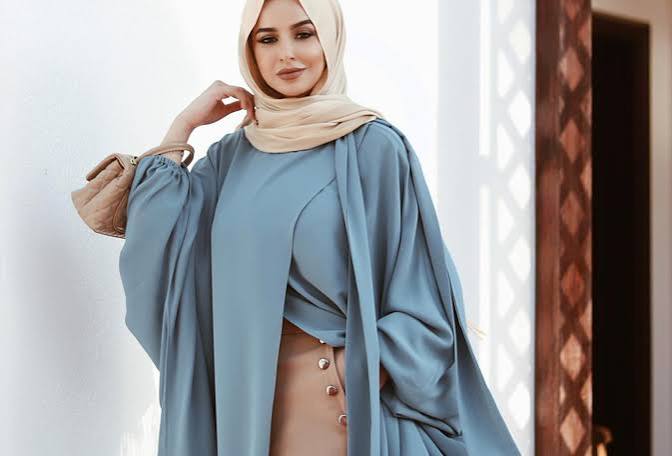 المرأة للملابس حسب العمر
